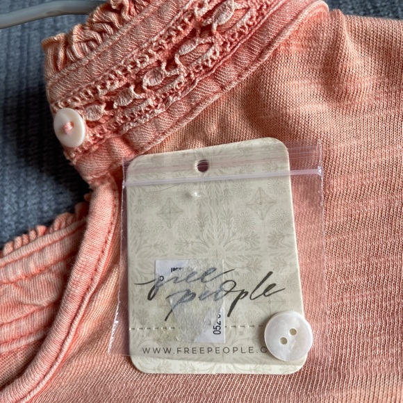 NWT FREE PEOPLE Le Femme romantic top in XS winter coral - Picture 11 of 11